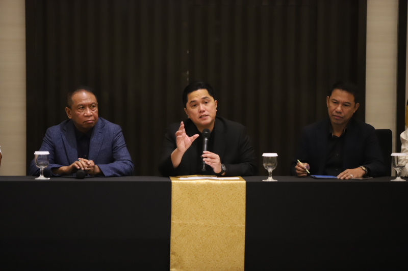 Ketua Umum PSSI Erick Thohir resmi memecat pelatih timnas Shin Tae-yong (Ashar/SinPo.id)