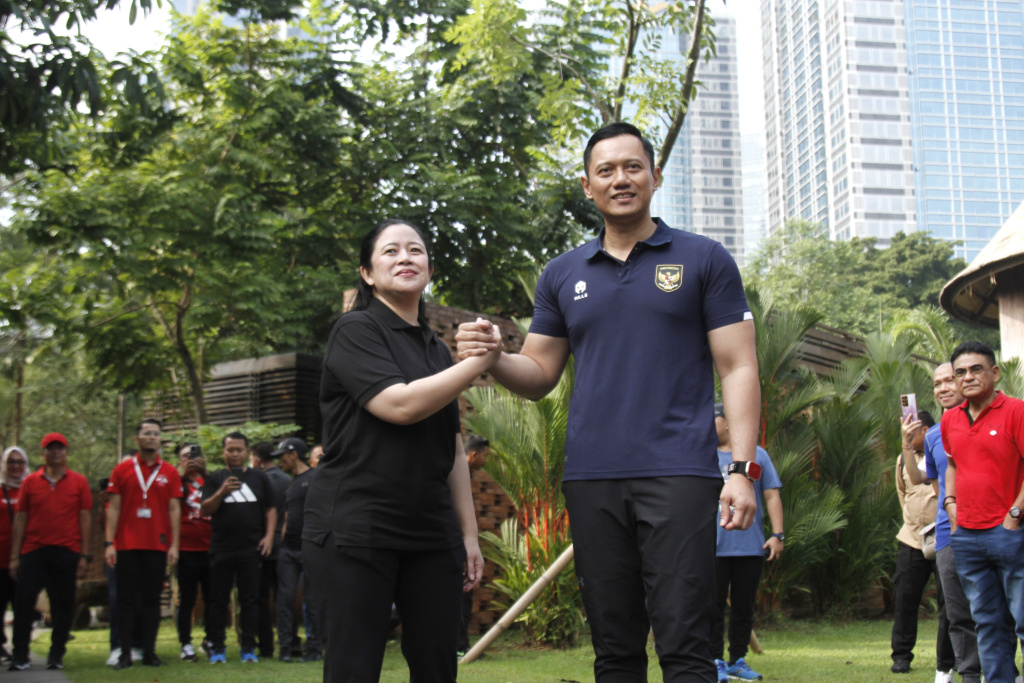 Ketua DPP PDIP Puan Maharani bertemu dengan Ketua Umum Partai Demokrat Agus Harimurti Yudhoyono di Plataran Hutan Kota GBK Senayan (Ashar/SinPo.id)