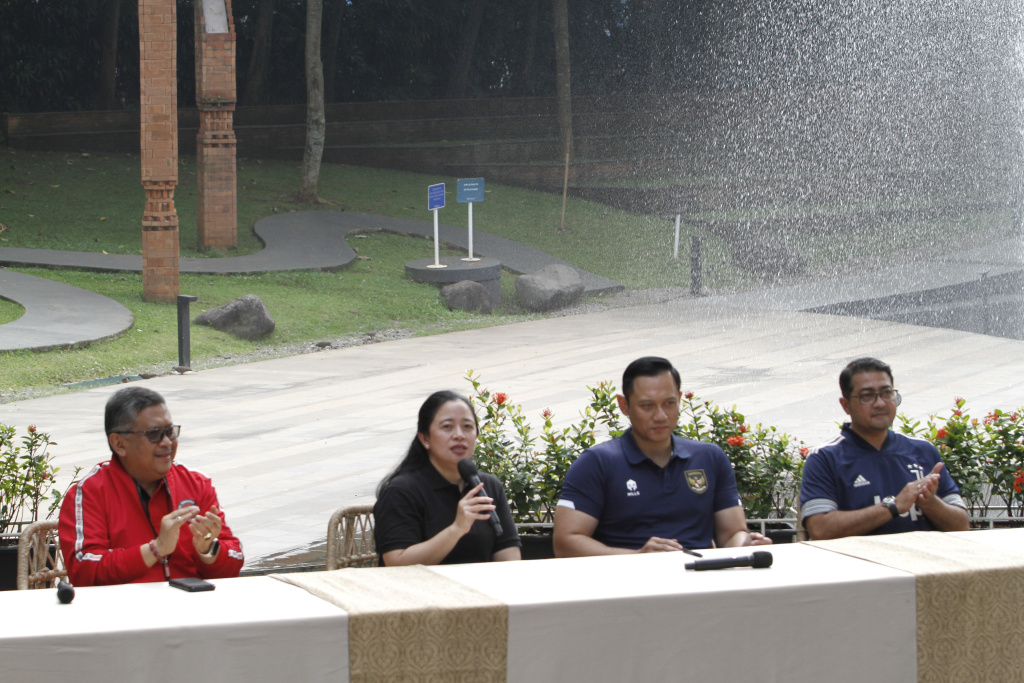 Ketua DPP PDIP Puan Maharani bertemu dengan Ketua Umum Partai Demokrat Agus Harimurti Yudhoyono di Plataran Hutan Kota GBK Senayan (Ashar/SinPo.id)