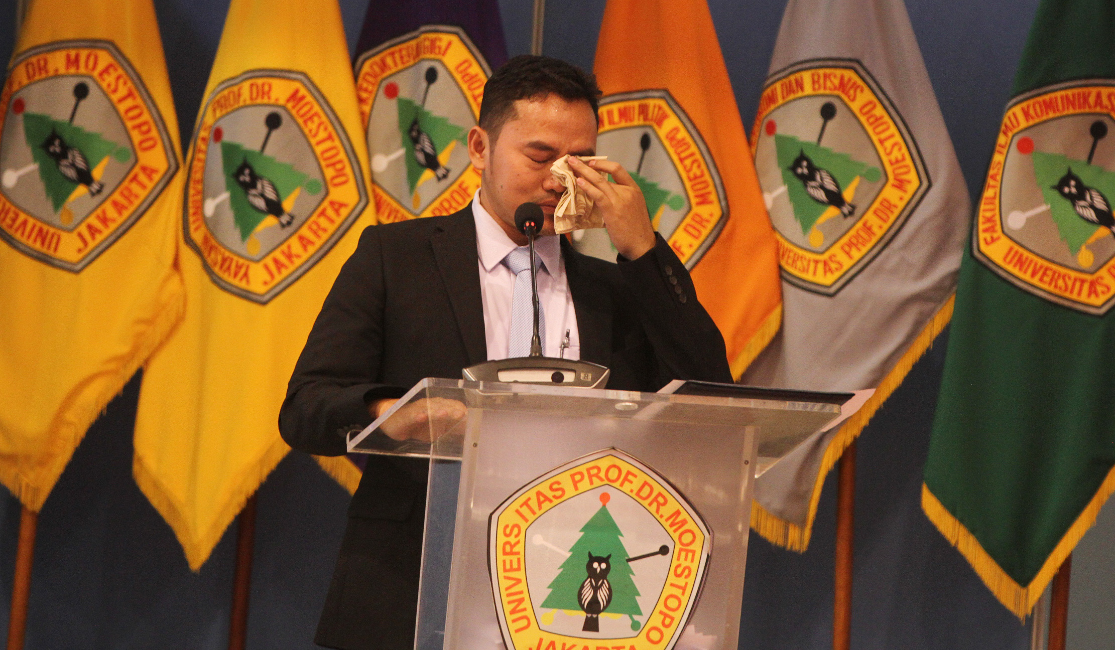 Ketua KWP Ariawan, saat menjalani sidang promosi Doktor di Universitas Prof Dr Moestopo Beragama. (Agus Priatna/SinPo.id)