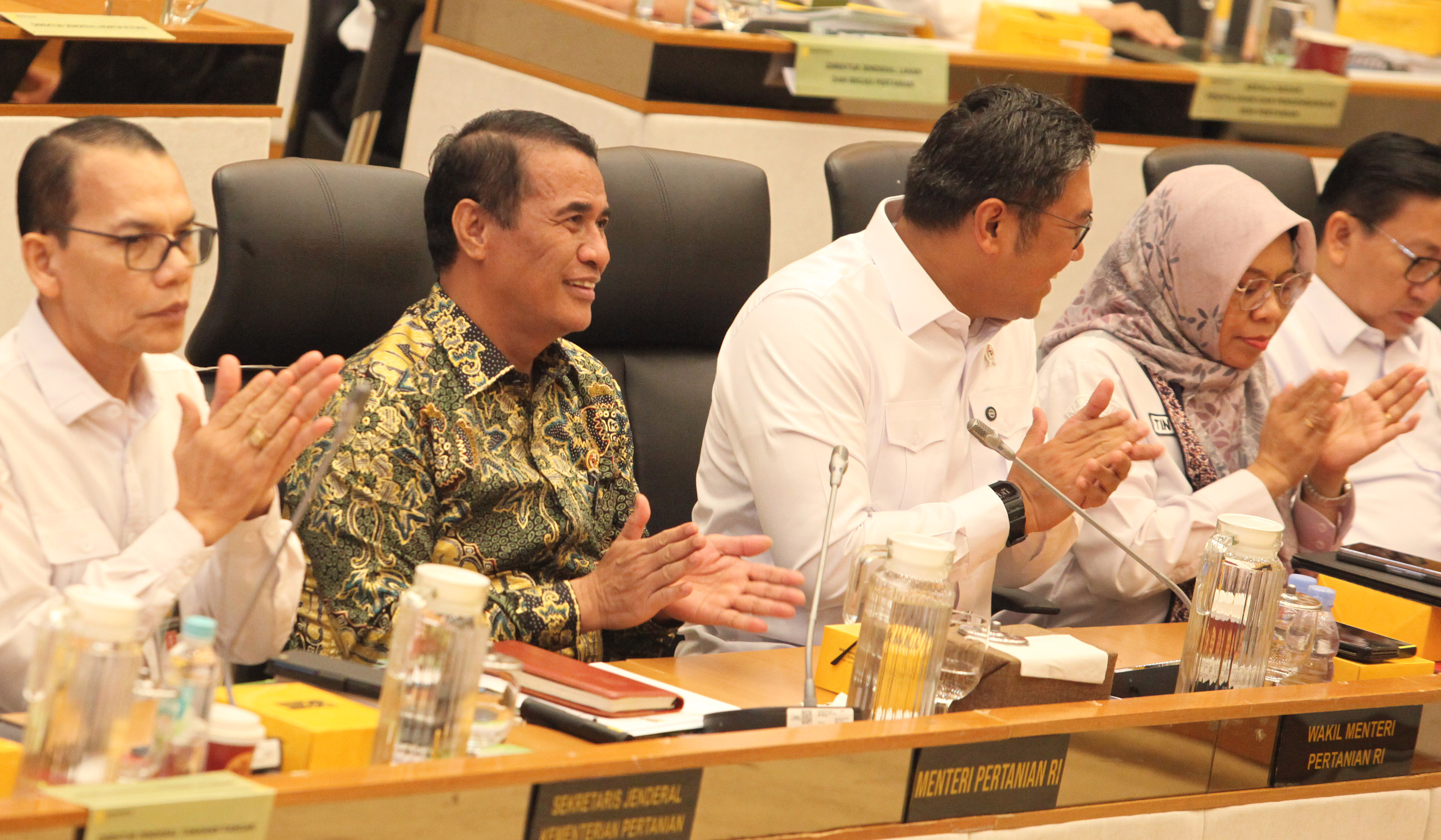 Menteri Pertanian, Amran Sulaiman, saat rapat bersama Komisi IV DPR. (Agus Priatna/SinPo.id)