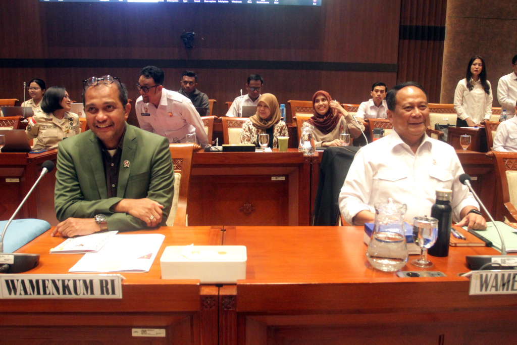 DPR menggelar Rapat Pansus membahas ruang pengelolaan udara (Ashar/SinPo.id)