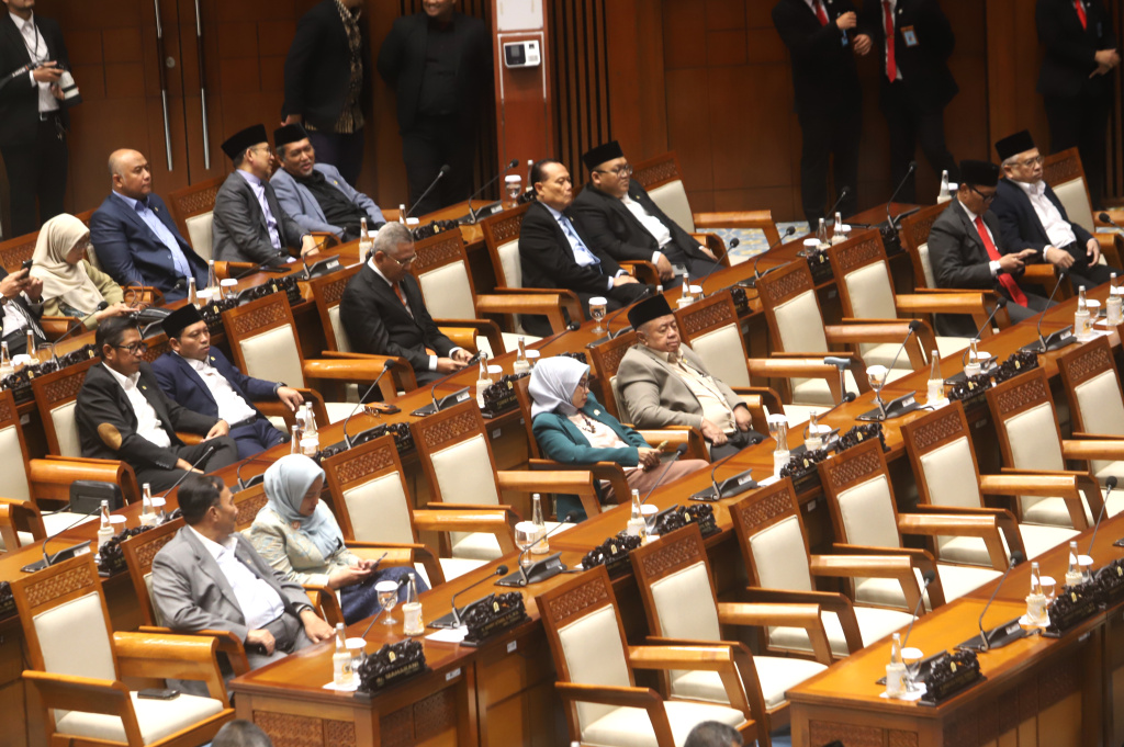 Wakil Ketua Komisi III DPR Sari Yuliati dilantik menjadi Wakil Ketua DPR menggantikan Adies Kadir yang terpilih Hakim Mahkamah Konstitusi (Ashar/SinPo.id)