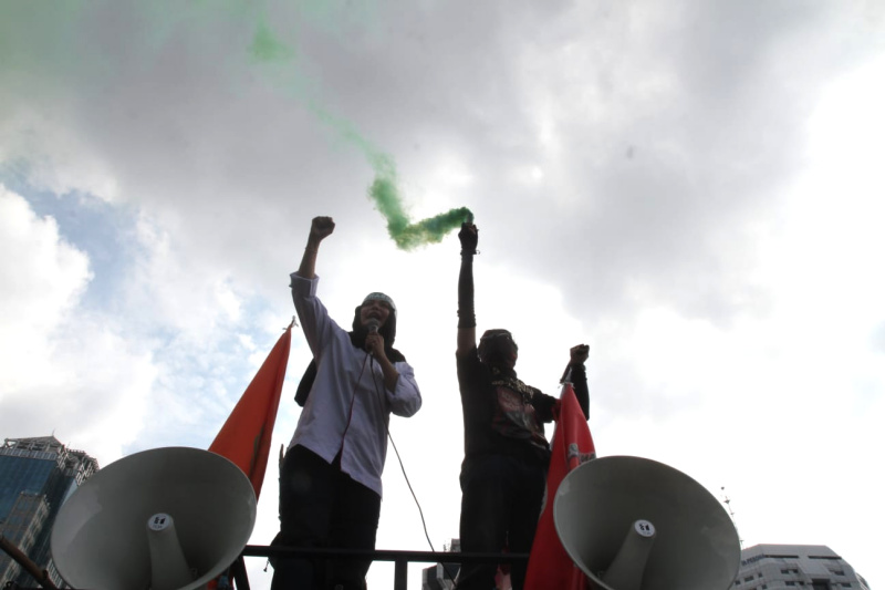 Ratusan driver ojek online gelar aksi demo terkait tingginya potongan aplikator hingga 20 persen