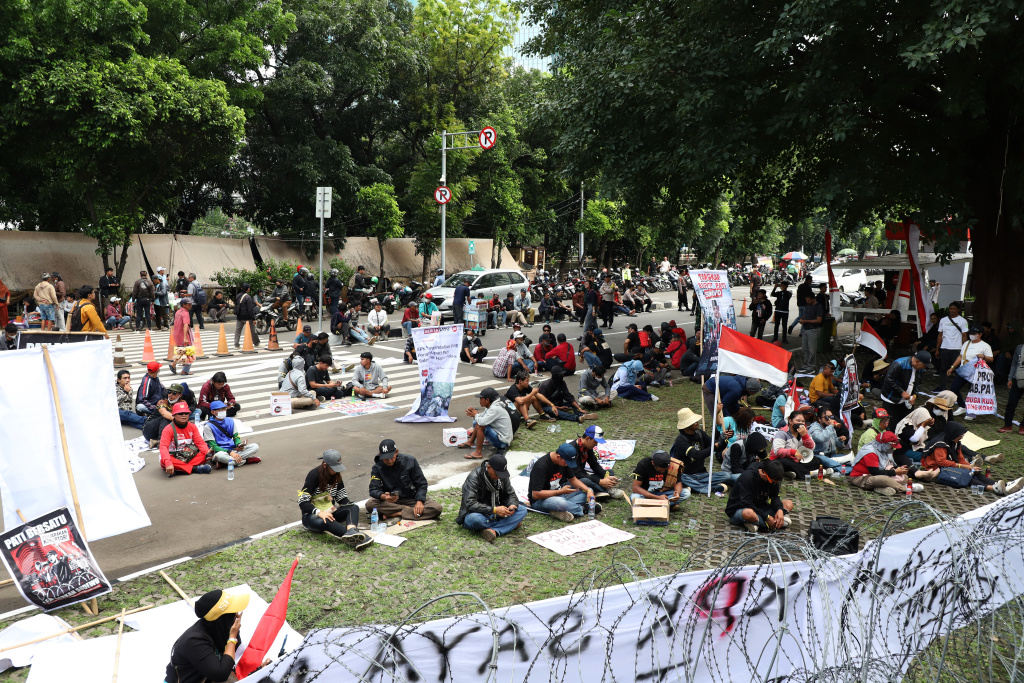 Ratusan warga Pati datangi KPK meminta usut kasus Bupati Sudewo (Ashar/SinPo.id)