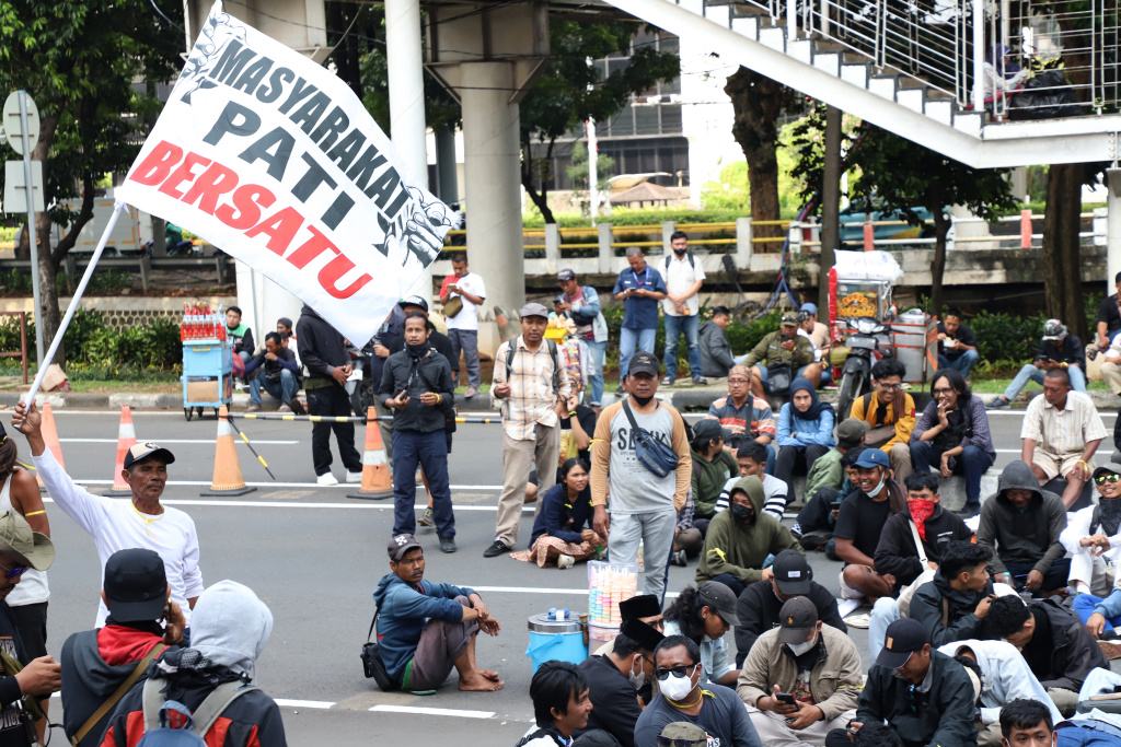 Ratusan warga Pati datangi KPK meminta usut kasus Bupati Sudewo (Ashar/SinPo.id)
