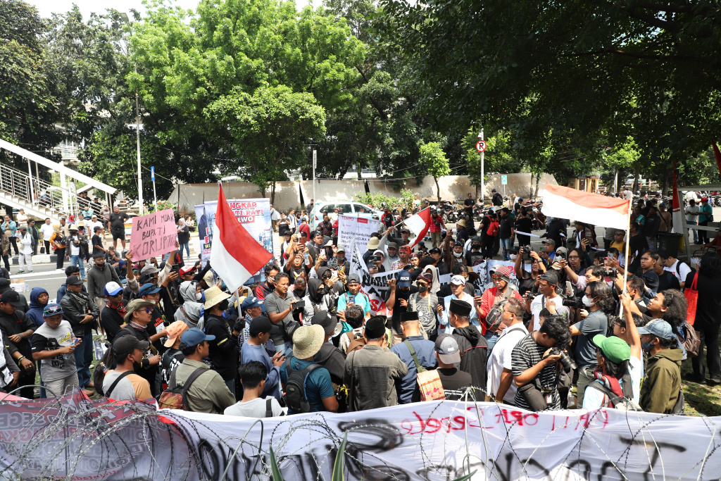 Ratusan warga Pati datangi KPK meminta usut kasus Bupati Sudewo (Ashar/SinPo.id)