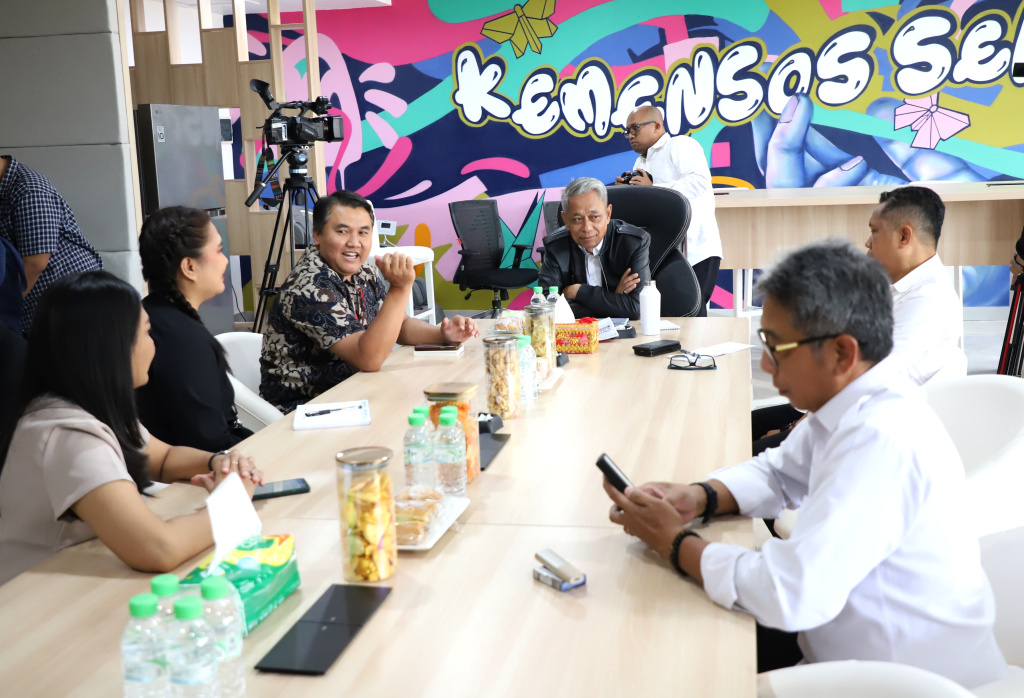 Redaksi Sinpo TV menggelar audiensi dengan Wakil Menteri Sosial Agus Jabo Priyono dengan membahas sekolah rakyat program Astacita Presiden Prabowo Subianto (Ashar/SinPo.id)