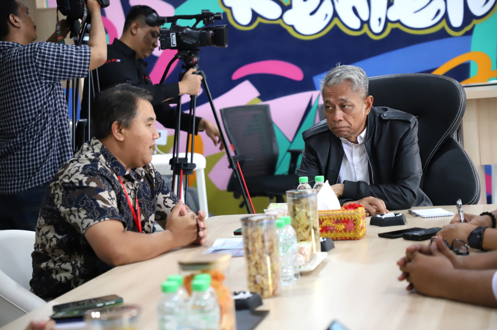 Redaksi Sinpo TV menggelar audiensi dengan Wakil Menteri Sosial Agus Jabo Priyono dengan membahas sekolah rakyat program Astacita Presiden Prabowo Subianto (Ashar/SinPo.id)