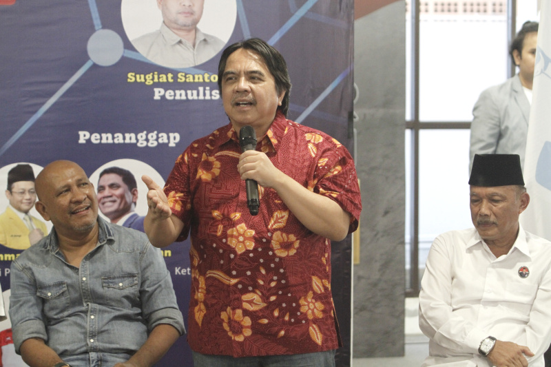Sekretaris Gerindra Sumut Sugiat Santoso luncurkan Buku Prabowo Subianto Sang Pemersatu Bangsa (Ashar/SinPo.id)