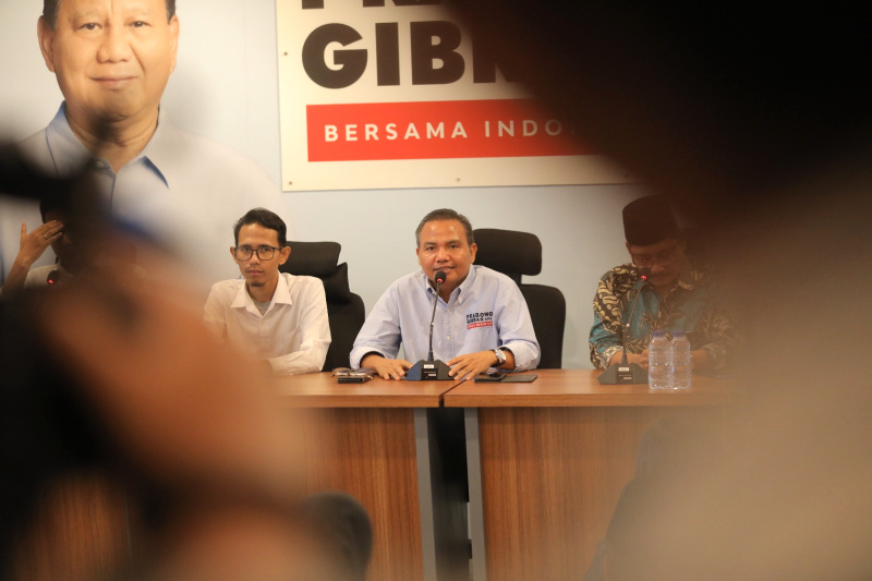 Relawan Anies dan Relawan Ganjar berakih mendukung paslon nomor urut 02 Prabowo-Gibran (Ashar/SinPo.id)