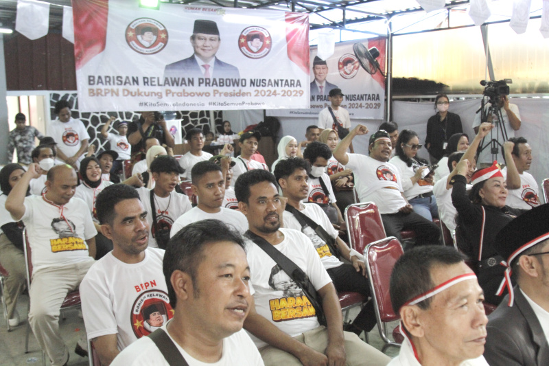 Relawan Barisan Relawan Prabowo Nusantara (BRPN) mendatangi Rumah Besar Relawan 08 Prabowo untuk Deklarasi mendukung Prabowo Presiden 2024 (Ashar/SinPo.id)