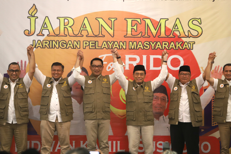 Relawan Jaran Emas mendeklarasikan mendukung pasangan Bacagub Jakarta Ridwan Kamil-Suswono (Ashar/SinPo.id)