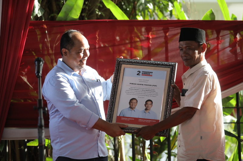 Relawan Pemuda Ngapak Pantura Deklarasi mendukung paslon nomor urut 02 Prabowo-Gibran di Pilpres 2024 (Ashar/SinPo.id)
