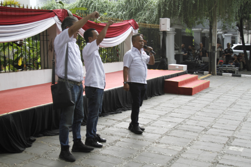 Relawan Persaudaraan Aktivis 98 deklarasi dukung Prabowo dan Gibran sebagai pasangan Presiden dan Cawapres di Pilres 2024 (Ashar/SinPo.id)