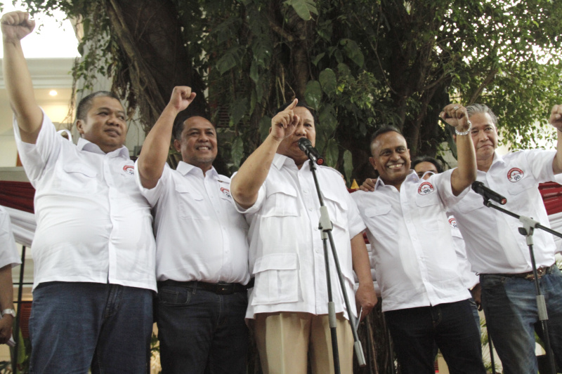 Relawan Persaudaraan Aktivis 98 deklarasi dukung Prabowo dan Gibran sebagai pasangan Presiden dan Cawapres di Pilres 2024 (Ashar/SinPo.id)