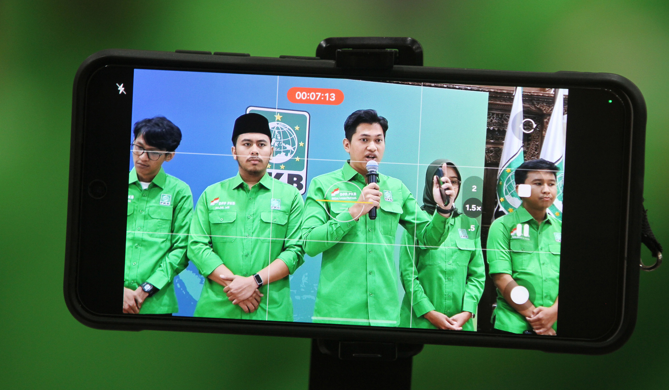 Konferensi pers PKB terkait tuntutan 17+8. (Agus Priatna/SinPo.id)