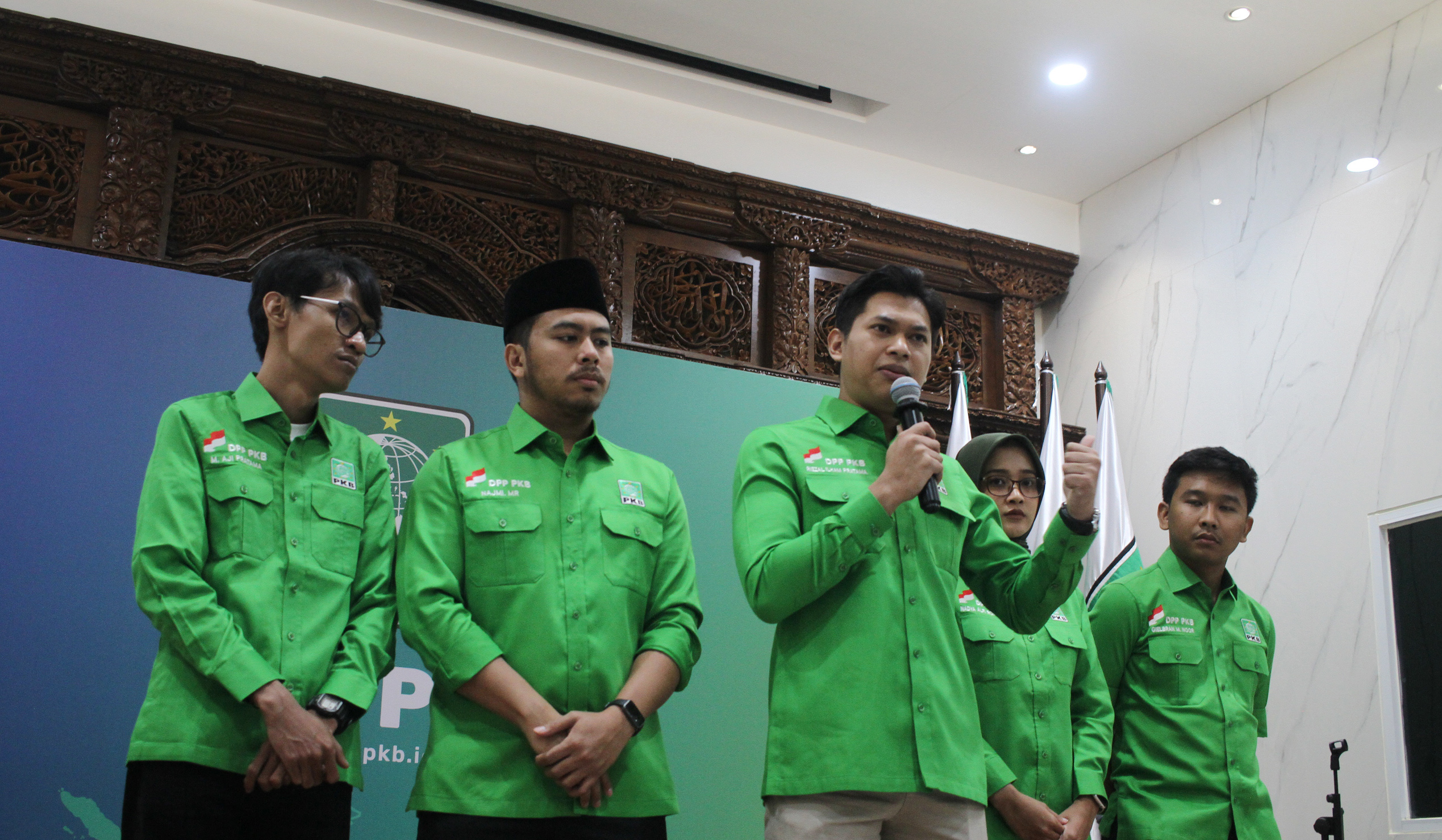 Konferensi pers PKB terkait tuntutan 17+8. (Agus Priatna/SinPo.id)