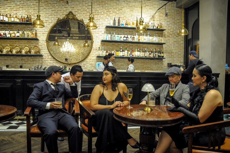 Resto 1920 lounge and bar hadir dengan bernuansa klasik gaya gastby era 1920an di Kemang (Ashar/SinPo.id)