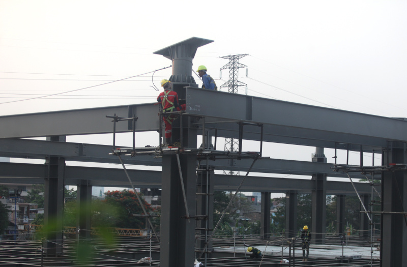 Kementrian Perhubungan melakukan revitalisasi stasiun tanah abang dan akan menambah 2 jalur kereta (Ashar/SinPo.id)