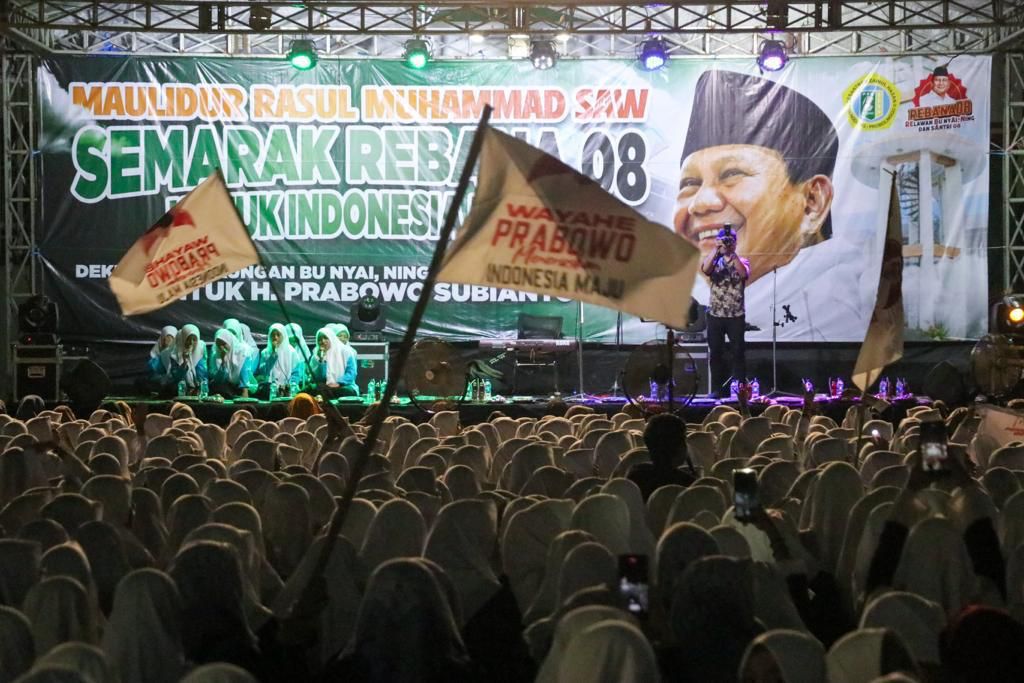 Ribuan Nyai, Ning dan Santri Deklarasi dukung Prabowo Presiden 2024 di Surabaya (Ashar/SinPo.id)