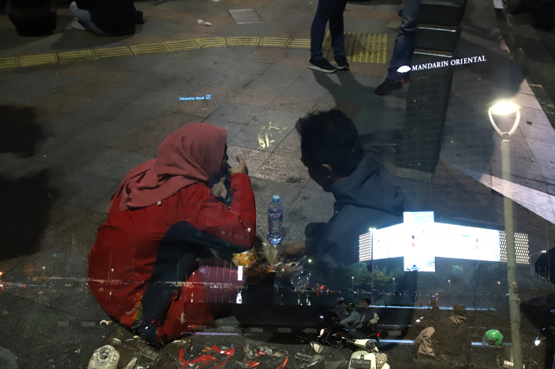 Ribuan warga berbondong-bondong menghadiri HUT Jakarta ke-497 di Monas (Ashar/SinPo.id)