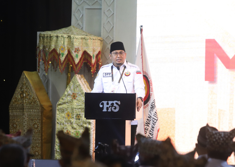 Wakil Ketua Komisi VI DPR Andre Rosiade terpilih menjadi Ketua Umum DPP Ikatan Keluarga Minang (Ashar/SinPo.id)