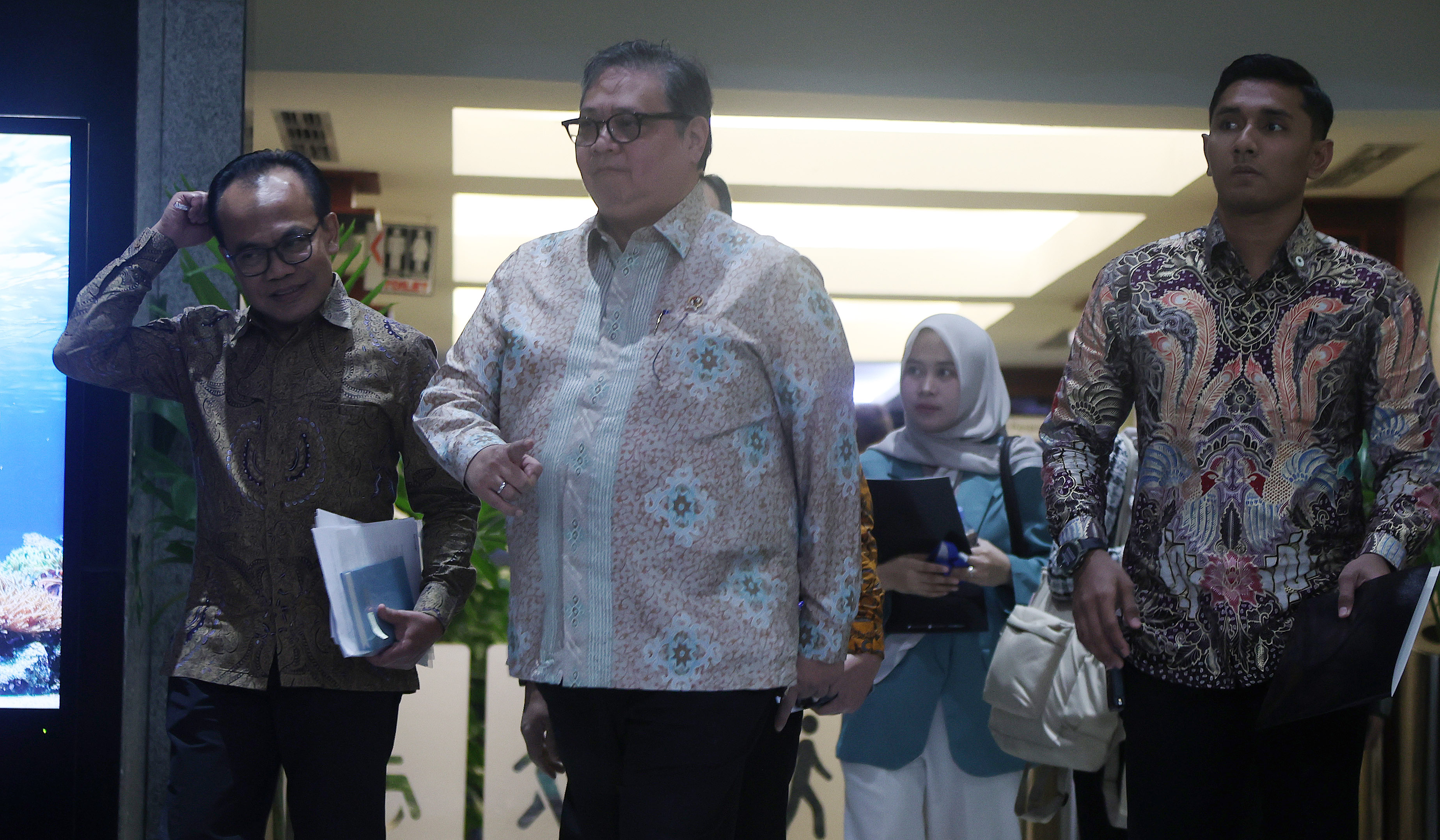 Menko Airlangga ke KPK. (Agus Priatna/SinPo.id)