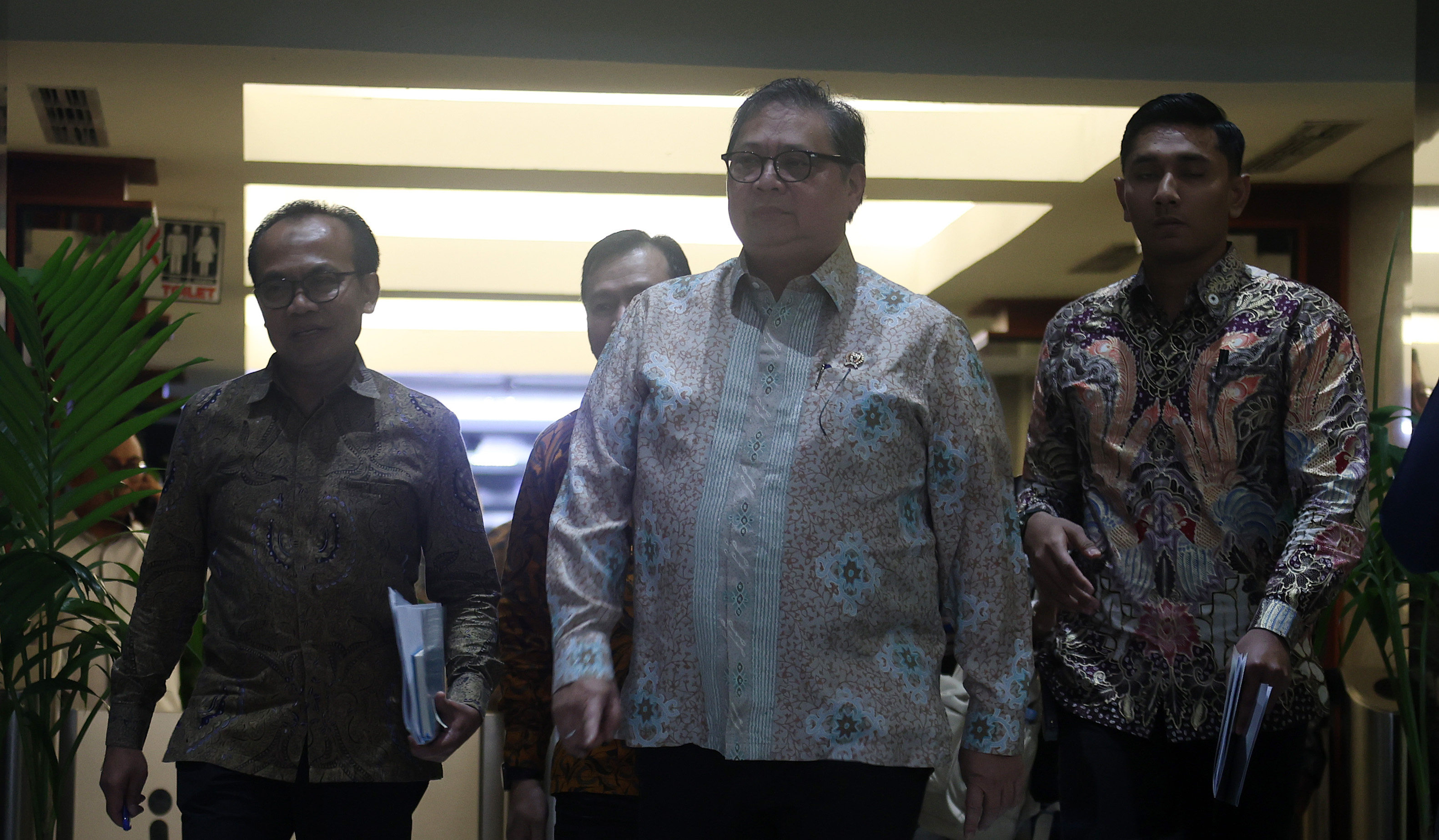 Menko Airlangga ke KPK. (Agus Priatna/SinPo.id)