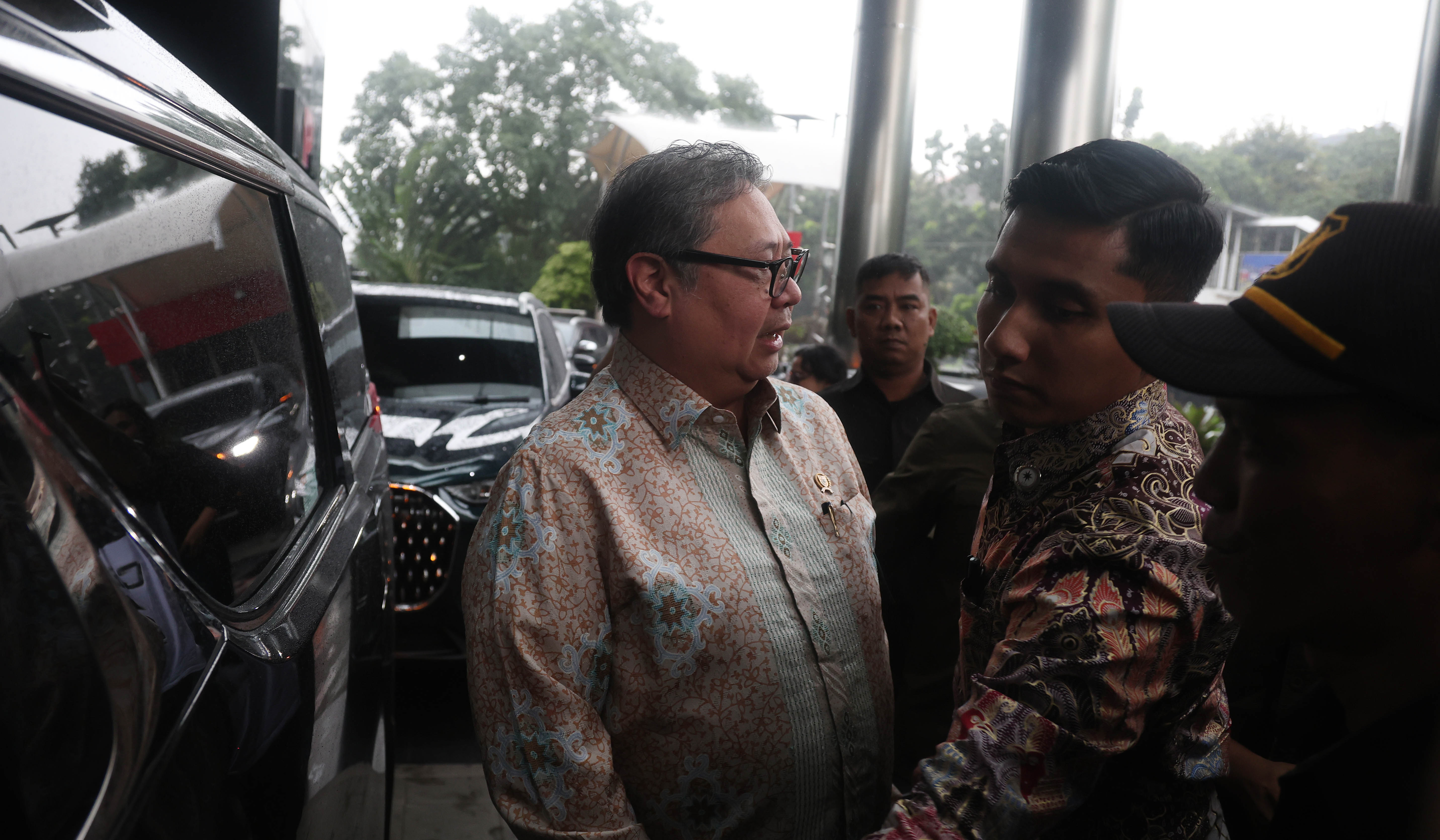 Menko Airlangga ke KPK. (Agus Priatna/SinPo.id)