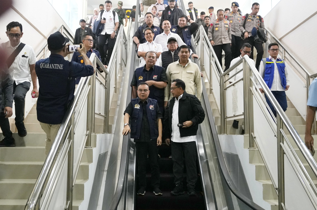 Satgas Galapana DPR memberikan hasil laporan hasil pemulihan bencana yang terjadi di Aceh, Sumatera Barat dan Sumatera Utara (Ashar/Foto:Yoga/SinPo.id)