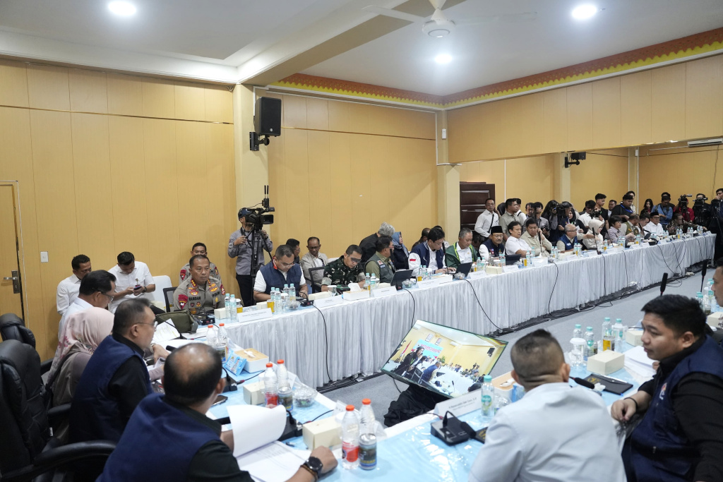 Satgas Galapana DPR memberikan hasil laporan hasil pemulihan bencana yang terjadi di Aceh, Sumatera Barat dan Sumatera Utara (Ashar/Foto:Yoga/SinPo.id)