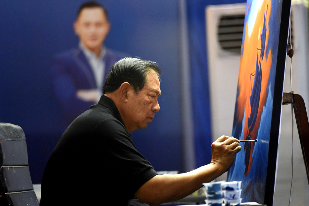 Ketua Umum Partai Demokrat Agus Harimurti Yudhoyono dan Majelis Tinggi Demokrat Susilo Bambang Yudhoyono merayakn HUT Demokrat di Kantor DPP Demokrat (Ashar/SinPo.id)