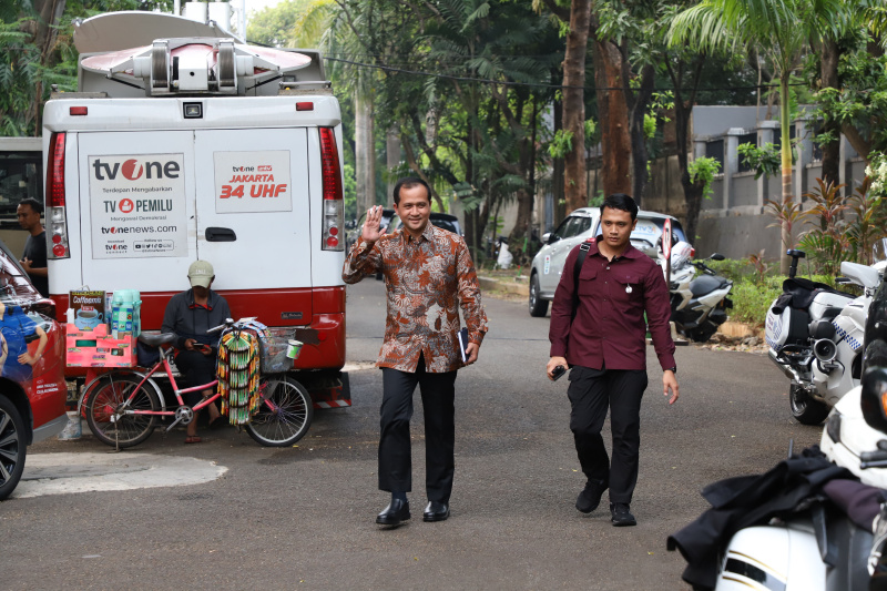 Sejumlah tokoh mendatangi kediaman Presiden terpilih Prabowo Subianto di Kertanegara (Ashar/SinPo.id)