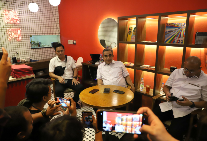 Sekjen Gerindra Ahmad Muzani gelar buka puasa bersama dengan Koordinatoriat Wartawan Parlemen di Kemang (Ashar/SinPo.id)