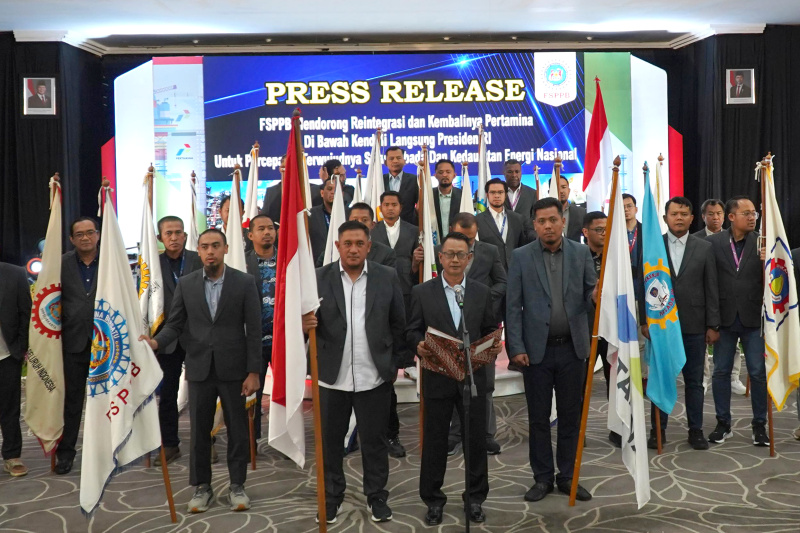 FSPPB menyeruhkan agar Pertamina kembali menjadi perusahaan negara yang terintegrasi dari hulu hingga hilir dan berada langsung di bawah kendali Presiden RI (Ashar/SinPo.id)