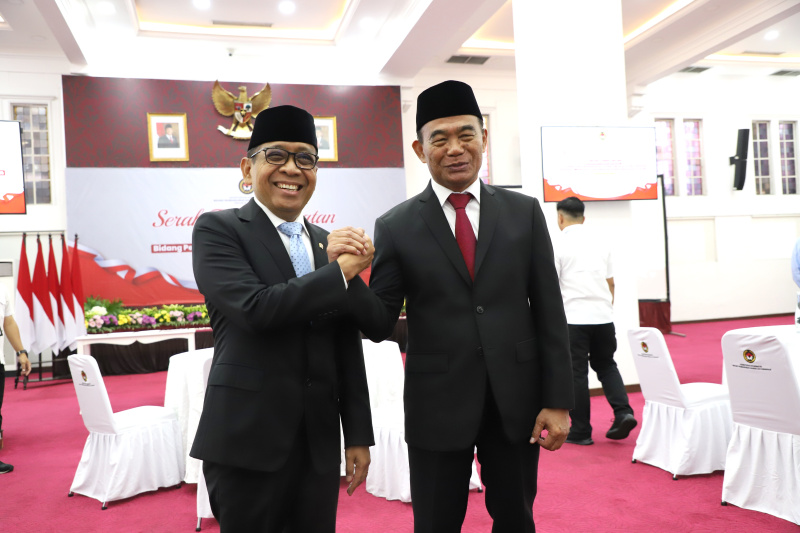 Kemenko PMK gelar sertijab dari Menko PMK Muhadjir Effendy periode 2019-2024  kepada Menko PMK yang baru dilantik Pratikno periode 2024-2029 (Ashar/SinPo.id)