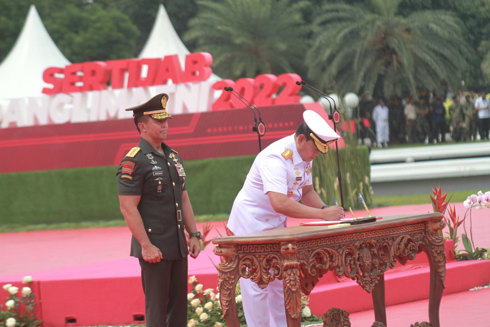 Upacara sertijab Panglima TNI Andika Prakasa kepada Laksamana Yudo Margono di Mabes TNI Cilangkap Jakarta Timur (Ashar/SinPo.id)