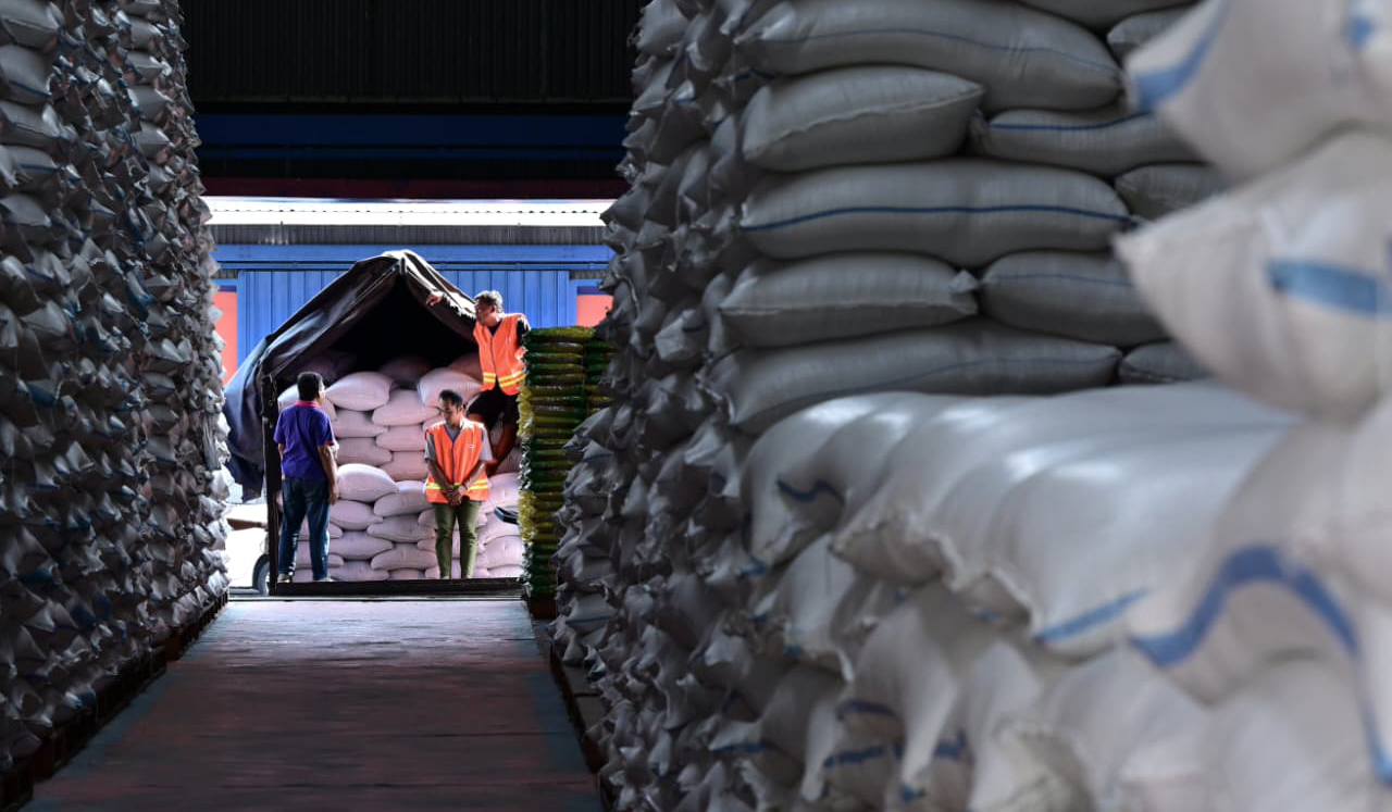 Prabowo sidak ke gedung Bulog Danurejo Magelang. (Agus Priatna/SinPo.id/BPMI Setpres)