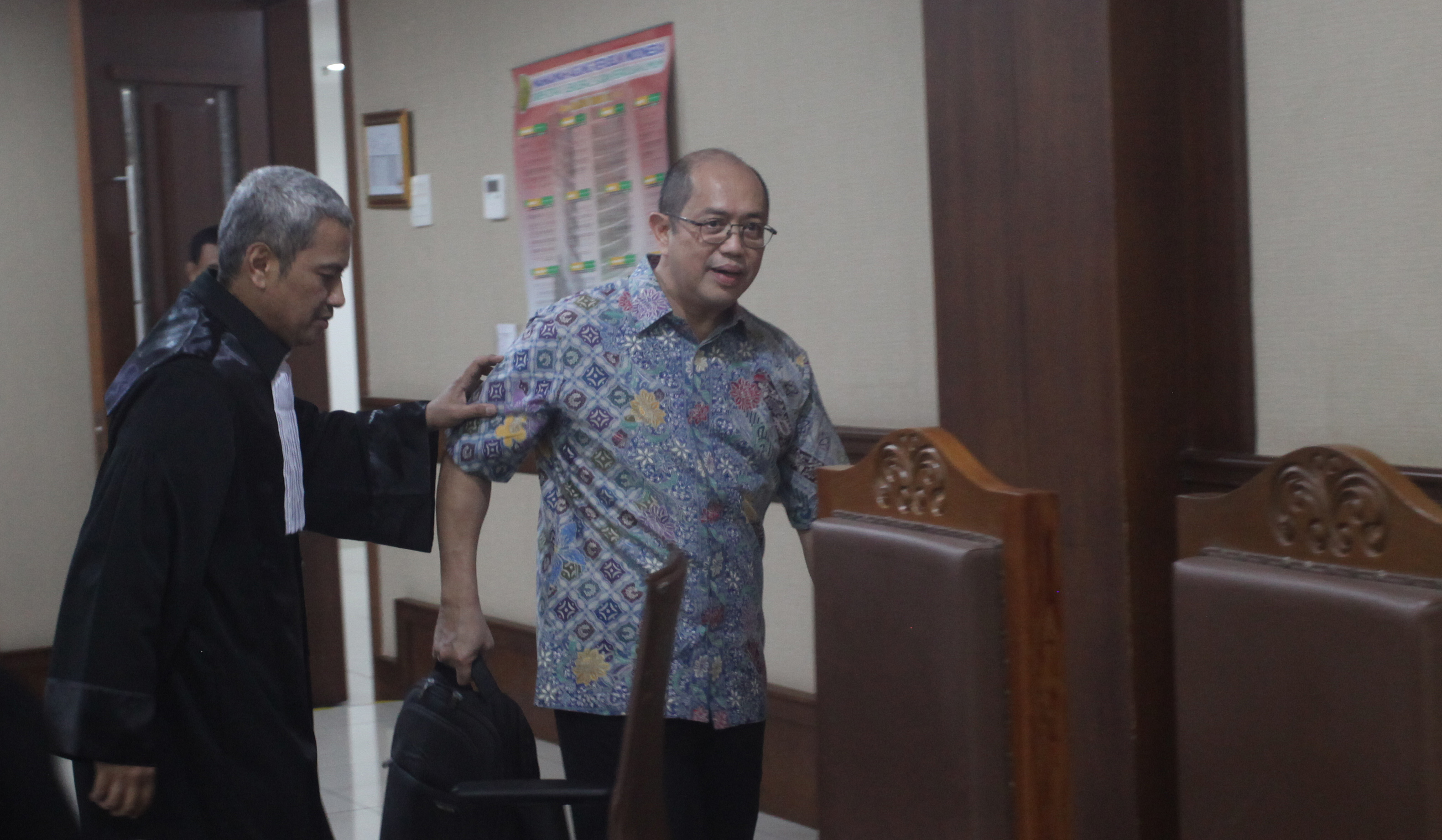 Sidang dakwaan Isa Rachmatarwata. (Agus Priatna/SinPo.id)