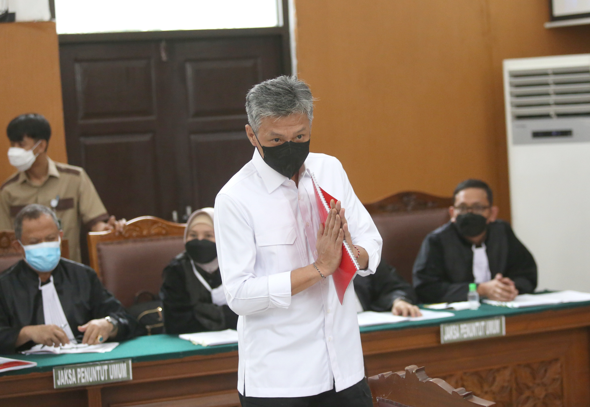 Sidang perdana Obstruction of justice Hendra Kurniawan dkk di Pengadilan Negeri Jakarta Selatan (Ashar/SinPo.id)