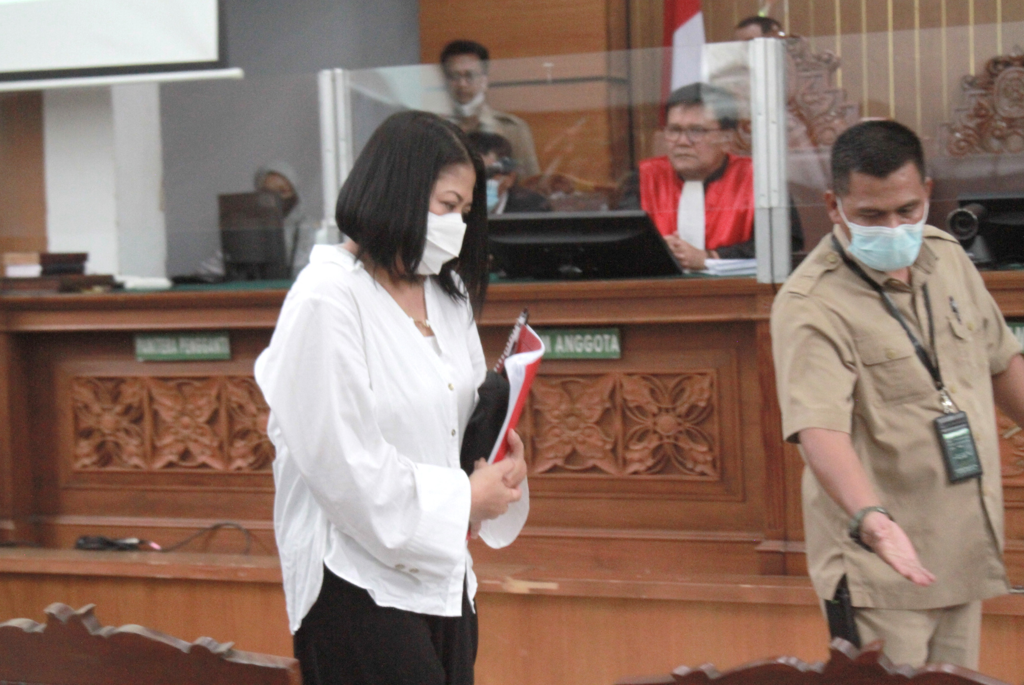 Sidang perdana Putri Chandrawathi di Pengadilan Negeri Jakarta Selatan terkait kasus pembunuhan Brigadir Nofriansyah Yosua Hutabarat (Ashar/SinPo.id)