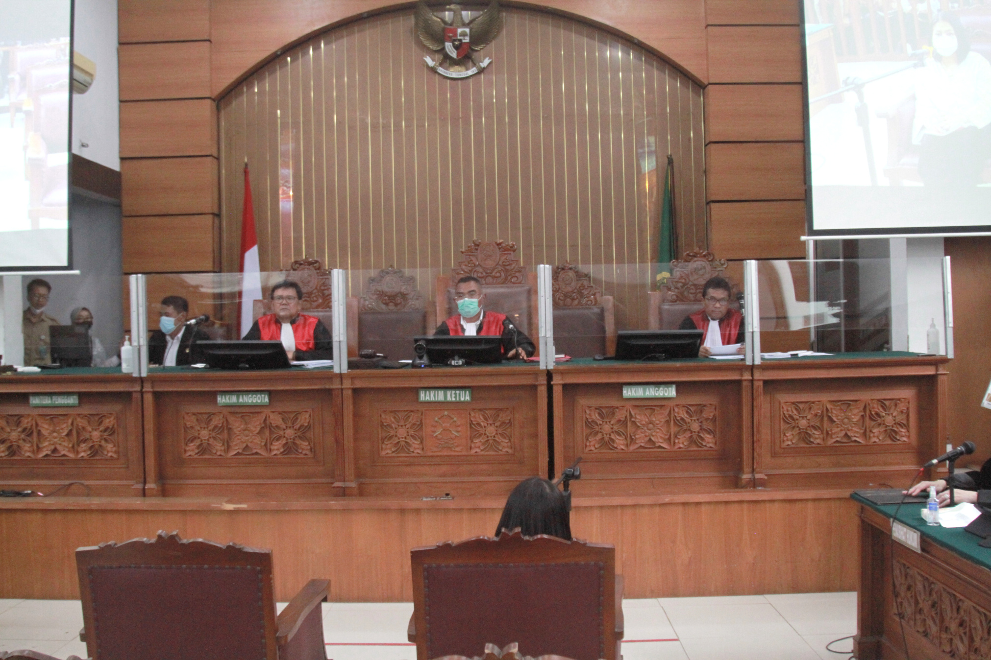 Sidang perdana Putri Chandrawathi di Pengadilan Negeri Jakarta Selatan terkait kasus pembunuhan Brigadir Nofriansyah Yosua Hutabarat (Ashar/SinPo.id)
