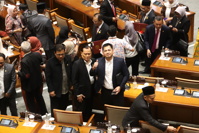 Ketua DPR RI Puan Maharani dalam pidato terakhir sidang paripurna periode 2019-2024 mengucapkan terima kasih untuk anggota dewan yang selama ini bekerja untuk rakyat (Ashar/SinPo.id)