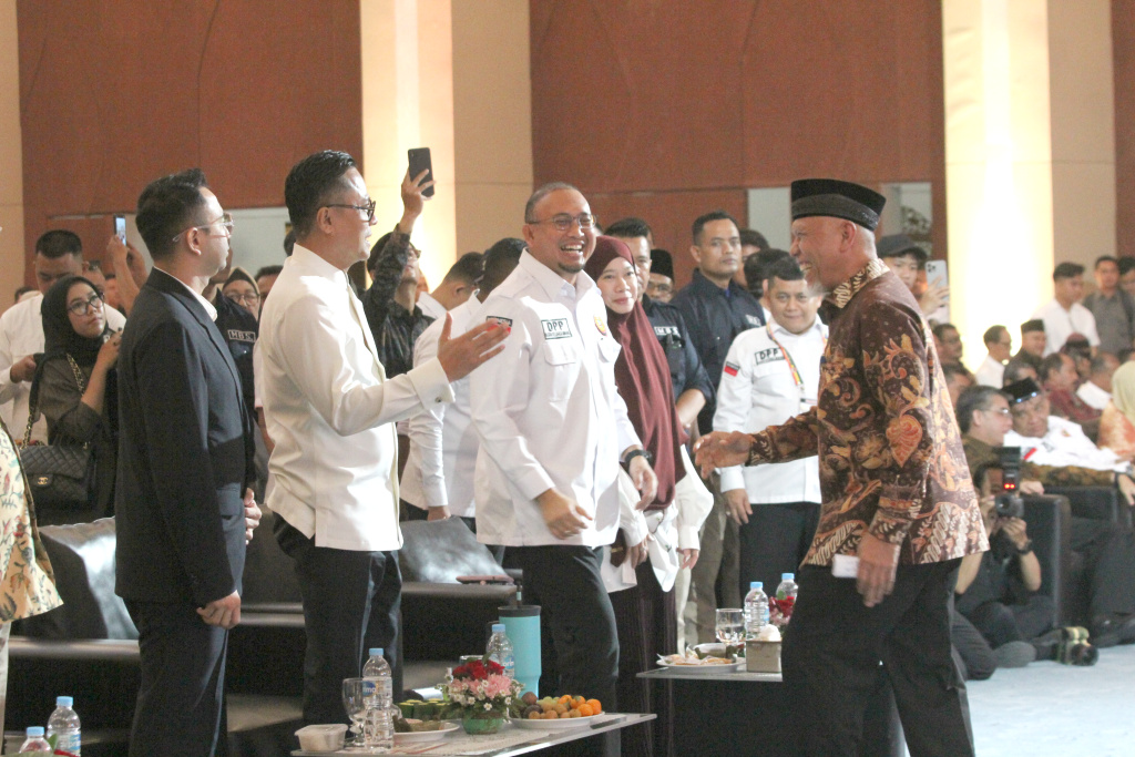 Ketua Umum DPP Ikatan Keluarga Minang Andre Rosiade menghadiri silaturahmi dan pengukuhan IKM di Gedung Nusantara IV (Ashar/SinPo.id)