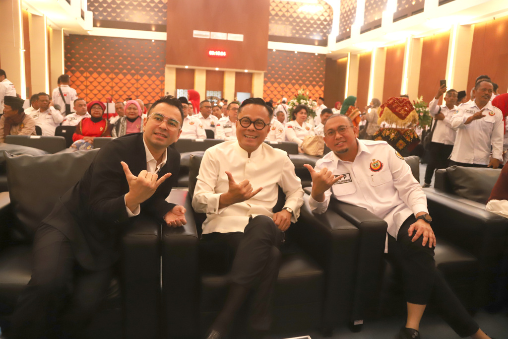 Ketua Umum DPP Ikatan Keluarga Minang Andre Rosiade menghadiri silaturahmi dan pengukuhan IKM di Gedung Nusantara IV (Ashar/SinPo.id)