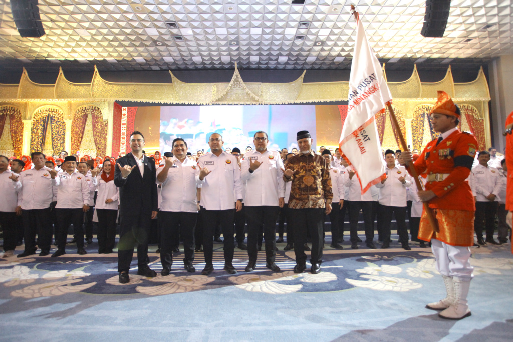 Ketua Umum DPP Ikatan Keluarga Minang Andre Rosiade menghadiri silaturahmi dan pengukuhan IKM di Gedung Nusantara IV (Ashar/SinPo.id)