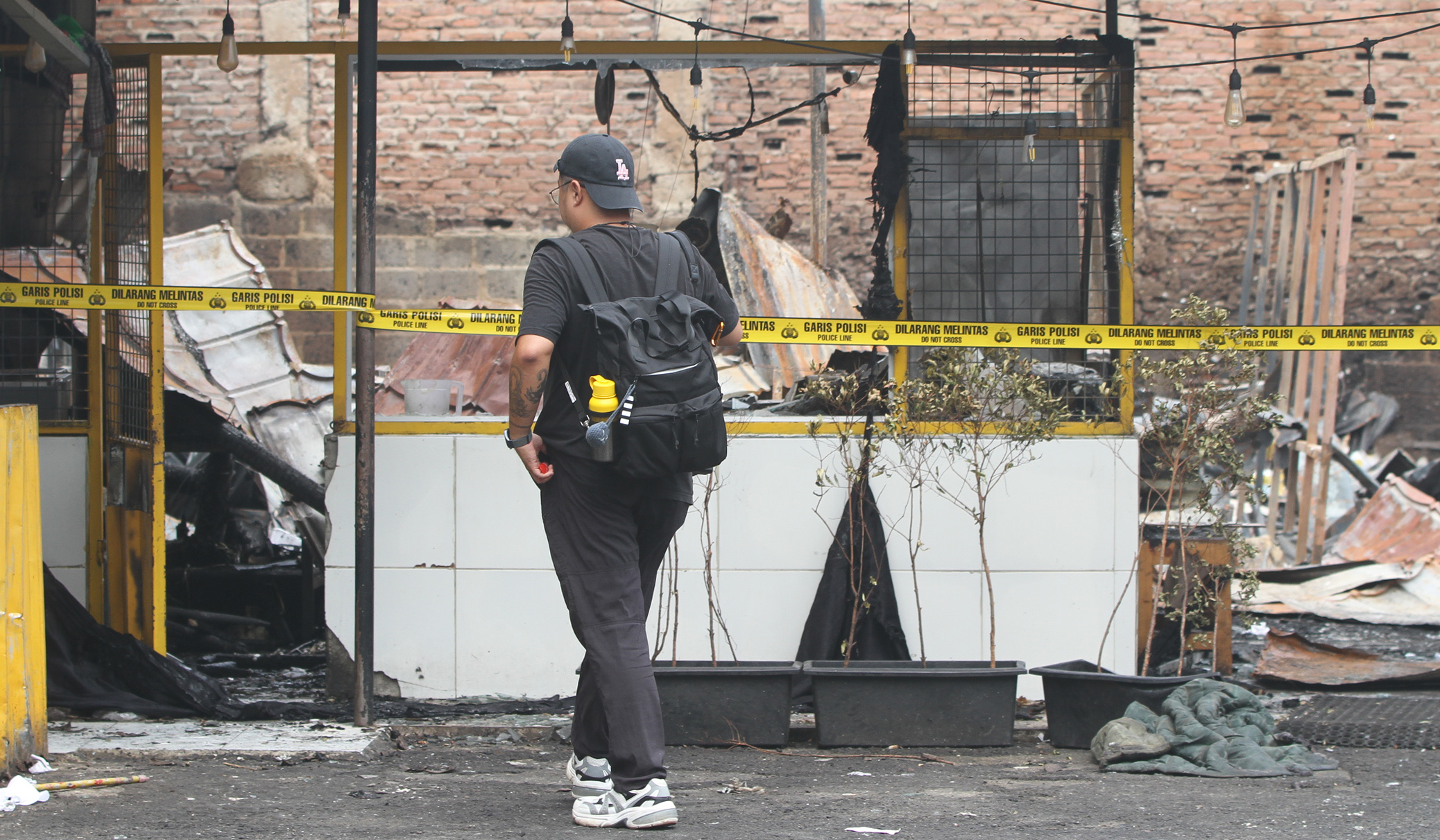 Sisa kebakaran sentra kuliner, Cipete, Jakarta. (Agus Priatna/SinPo.id)