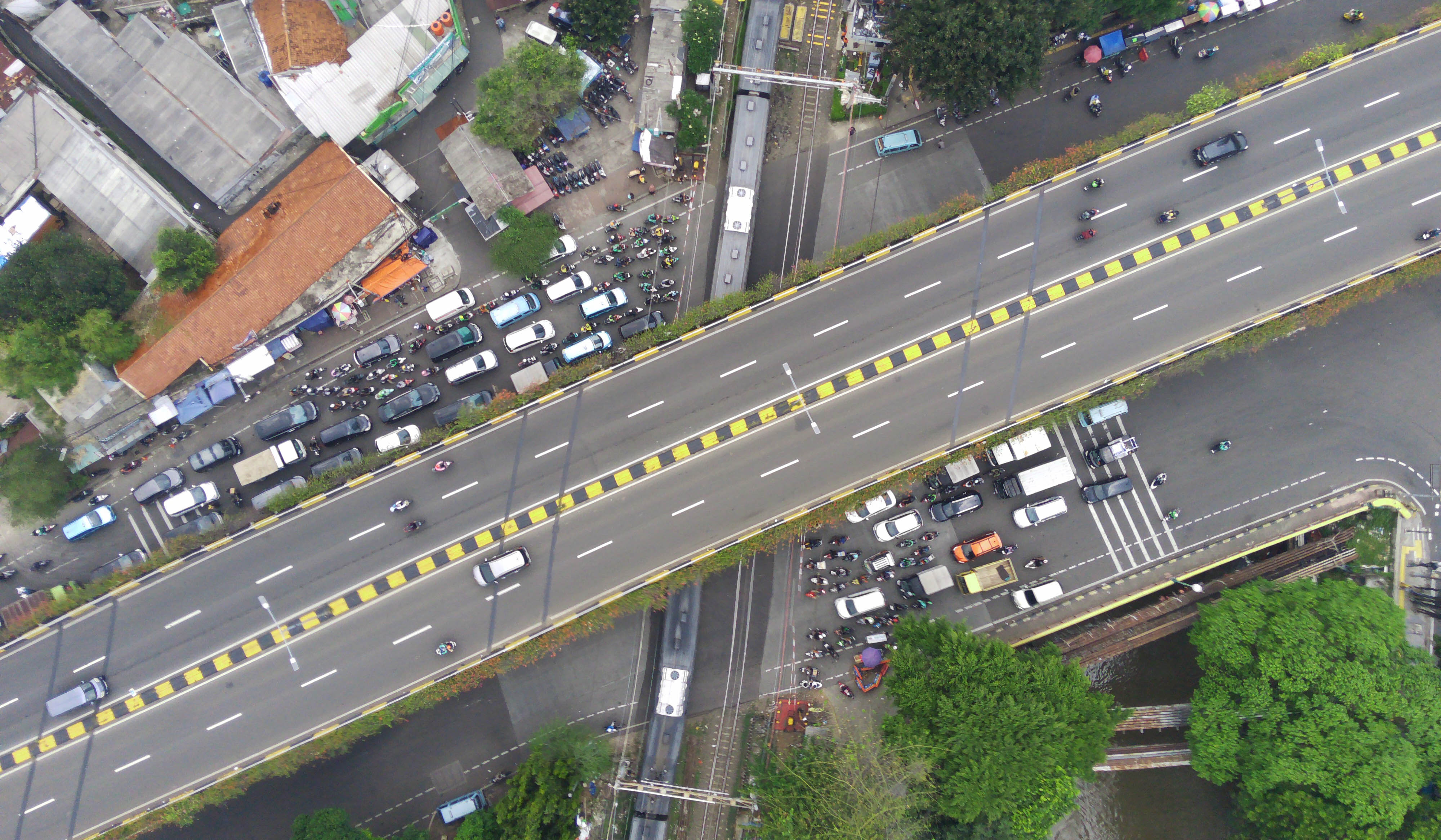 Foto udara Stasiun Karet dan BNI City. (Agus Priatna/SinPo.id)