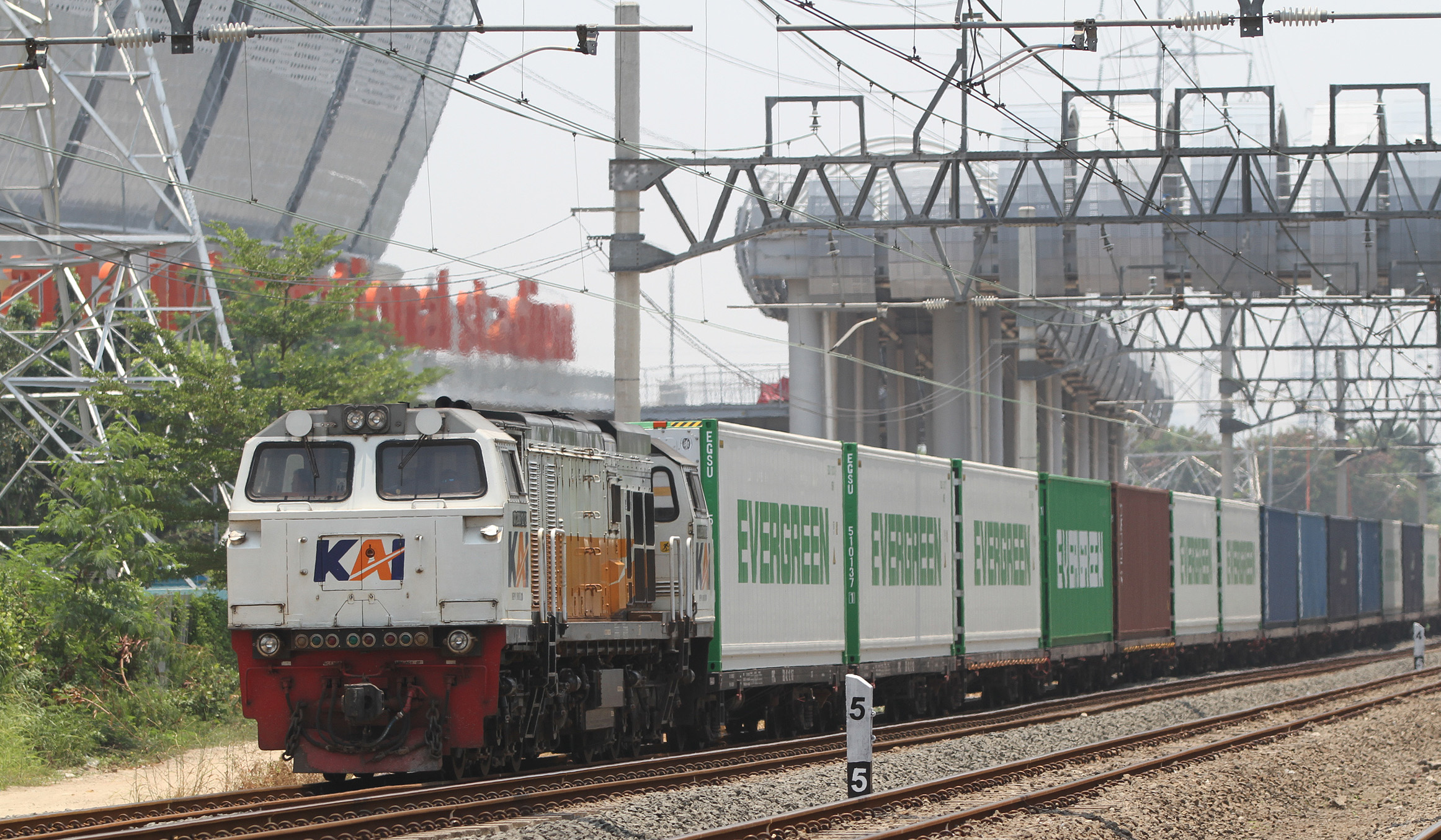 Stasiun JIS, Jakarta. (Agus Priatna/SinPo.id)